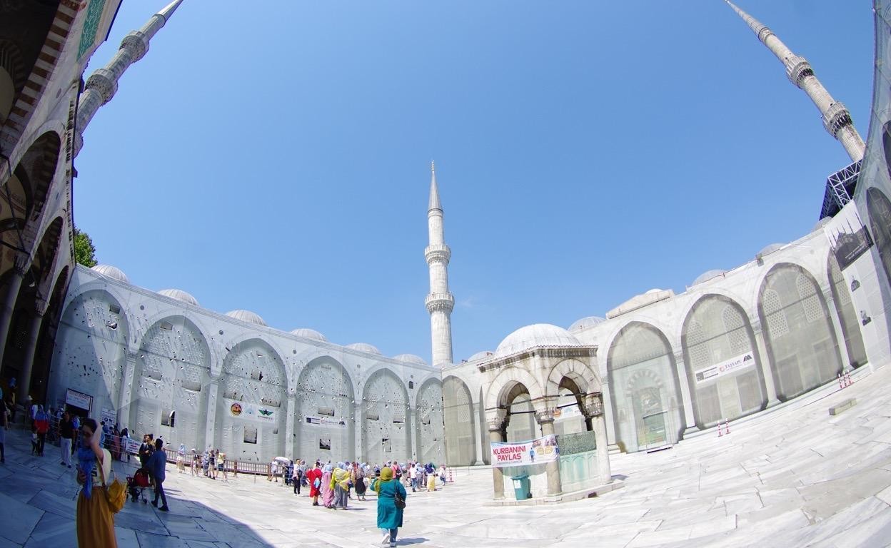 Istanbul — Mosques & Bazaars