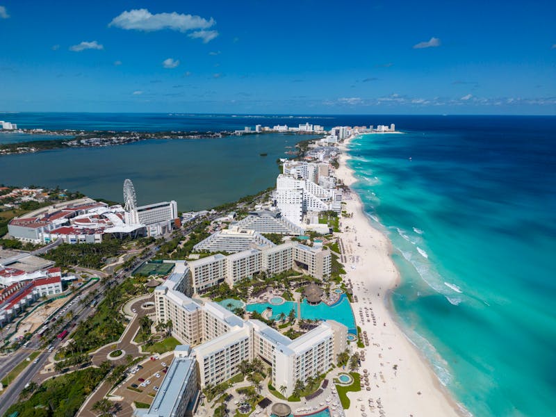 Turquoise Caribbean beach resort in Cancun, Mexico